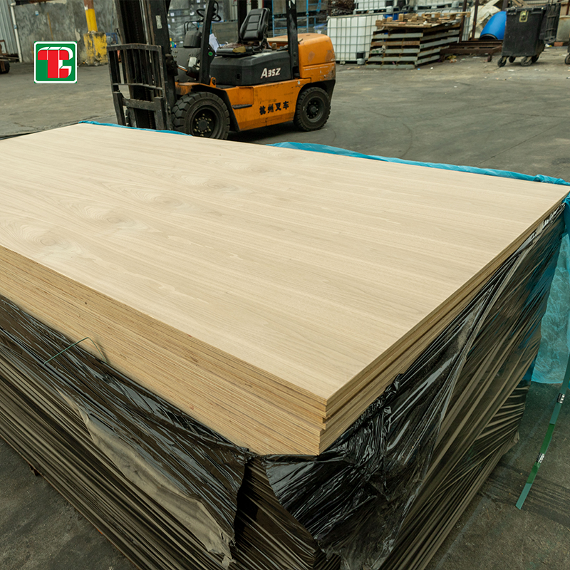 https://www.tlplywood.com/3mm-walnut-plywood-interior-and-exterior-appluggest-tongli-product/